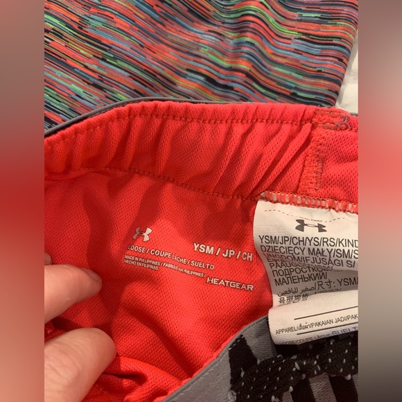 Girls S Under Armour cropped leggings and shorts - Picture 2 of 2